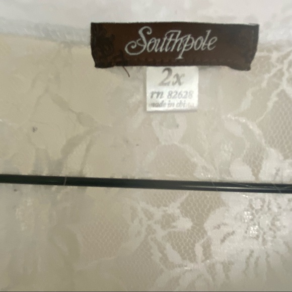 White embelished short sleeve shirt - Picture 6 of 6